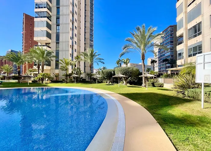 Gemelos 26 Pool Levante